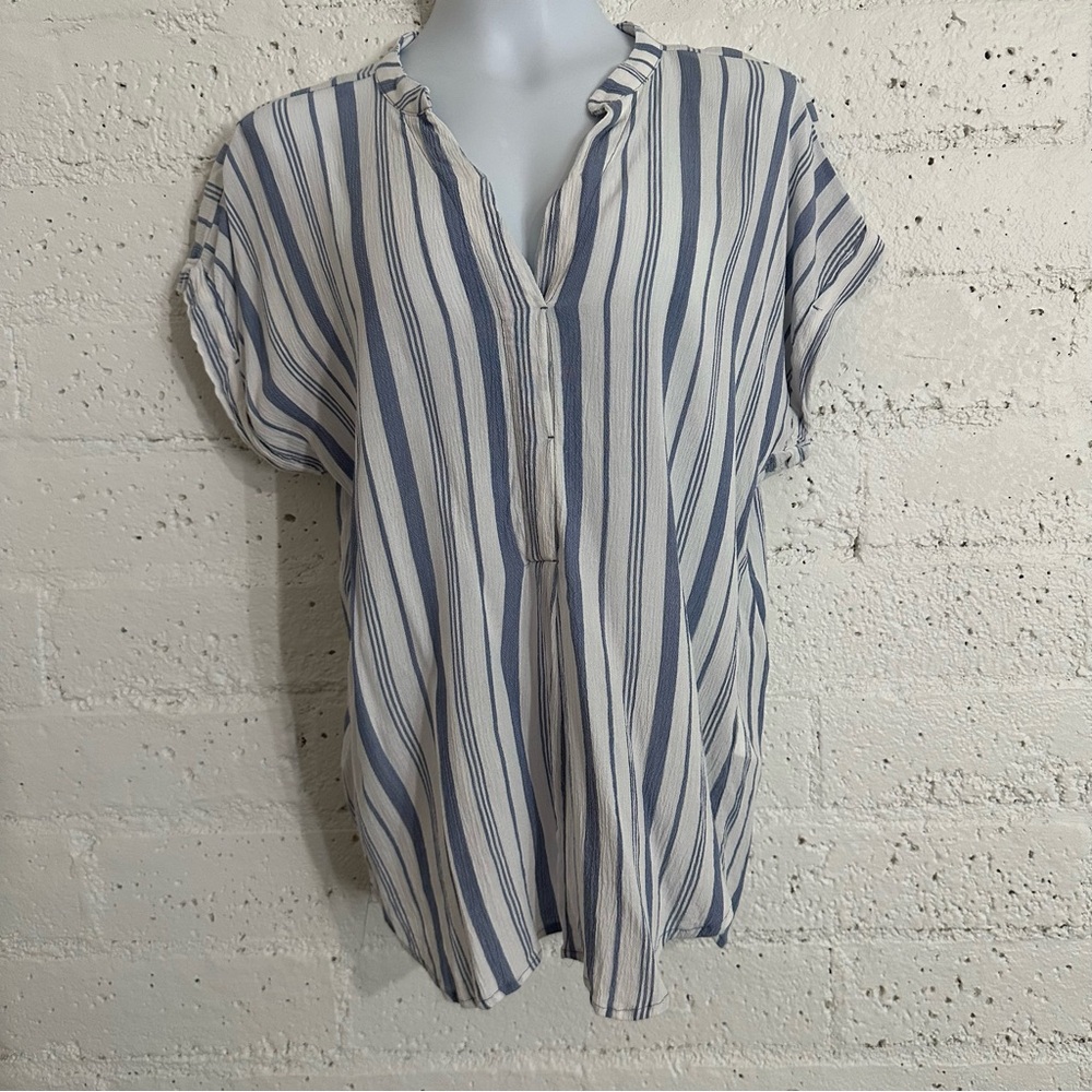 H&M Womens Top S Blue White Striped Blouse Short Sleeve 100% Viscose Q15